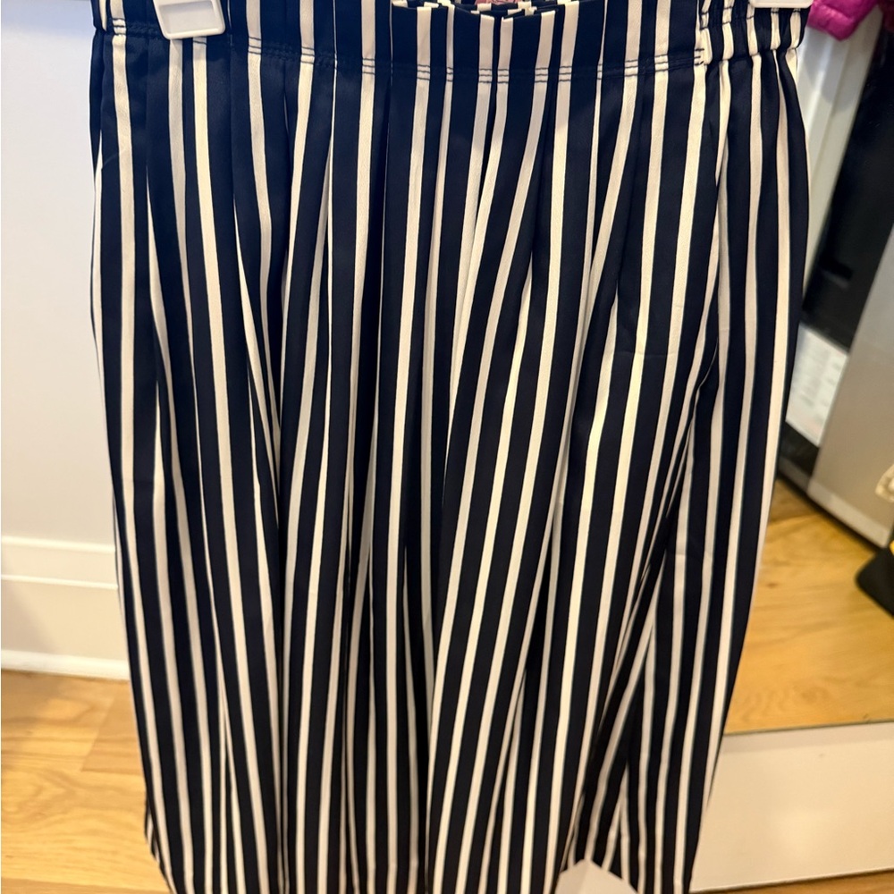 J. Crew Blue and White Striped skirt w Pockets. 2